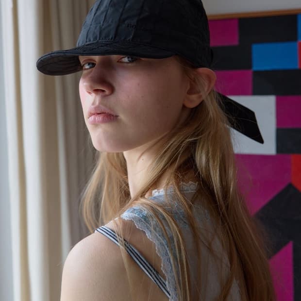 노컨텐츠 리본 블랙캡