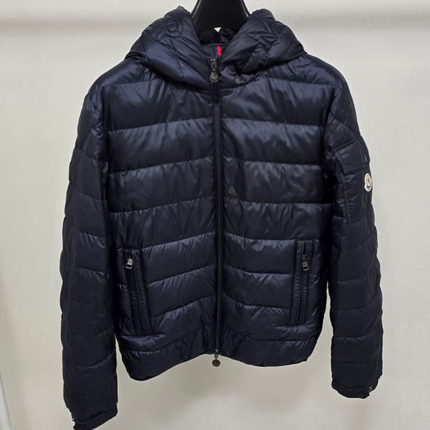 25fw 몽클레어 나잔 패딩 1사이즈 95 판매