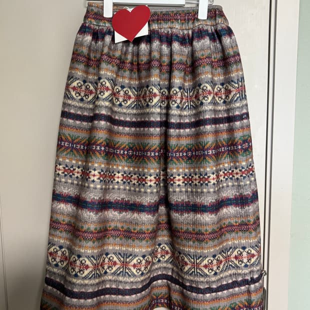 호쿠스포쿠스 노르딕 패턴 볼륨스커트 / 정가 109,000