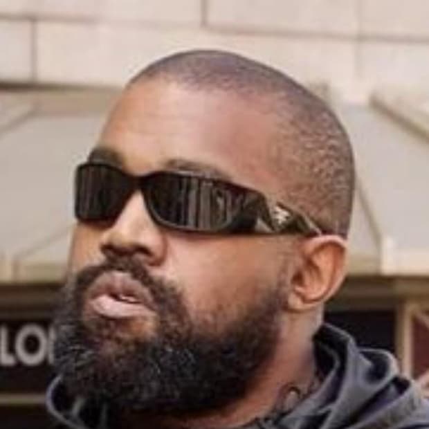 프라다 칸예 선글라스 화이트