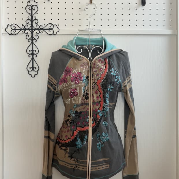 • Oriental Patch Hoodie Zip-Up