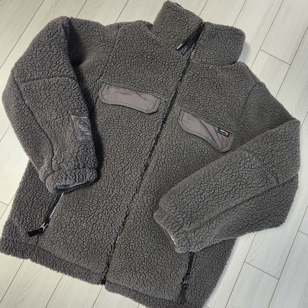 블랙야크 리버시블 U마카롱듀오플리스 다운 양면자켓 사이즈85

전체적으로