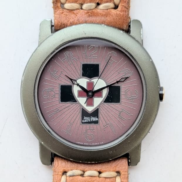 장폴고티에 하트 크로스 가죽시계