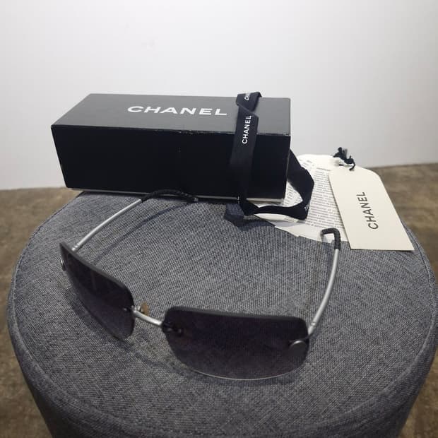 샤넬(CHANEL)림리스 선글라스/무광 무테