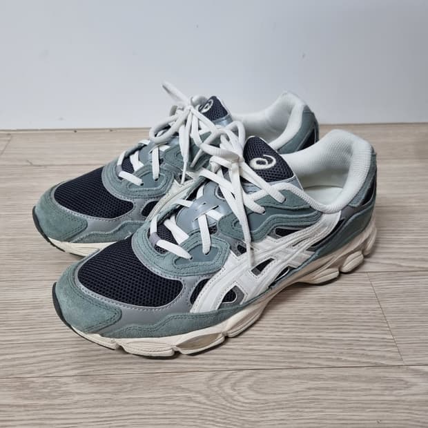 [270] 아식스 젤 NYC 그래파이트 그레이