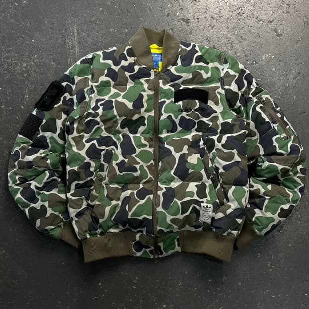 85-90 아디다스 카모플라쥬 봄버 패딩