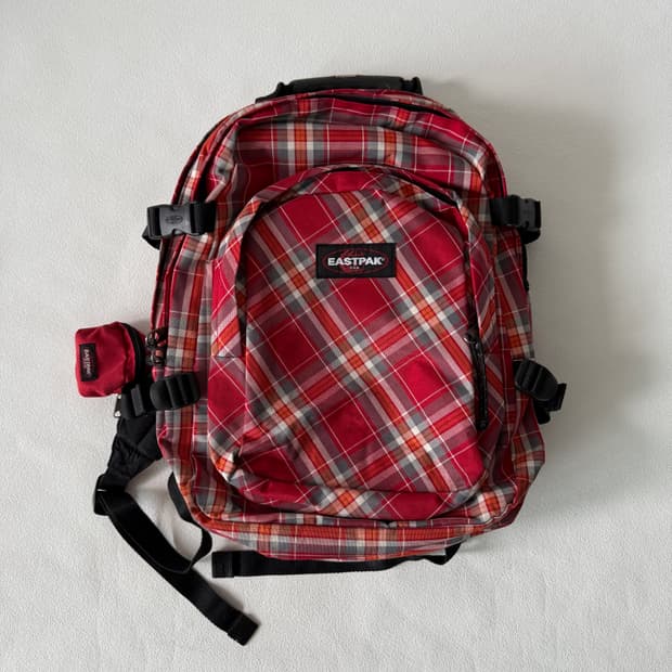 이스트팩(EASTPAK) 체크 백팩