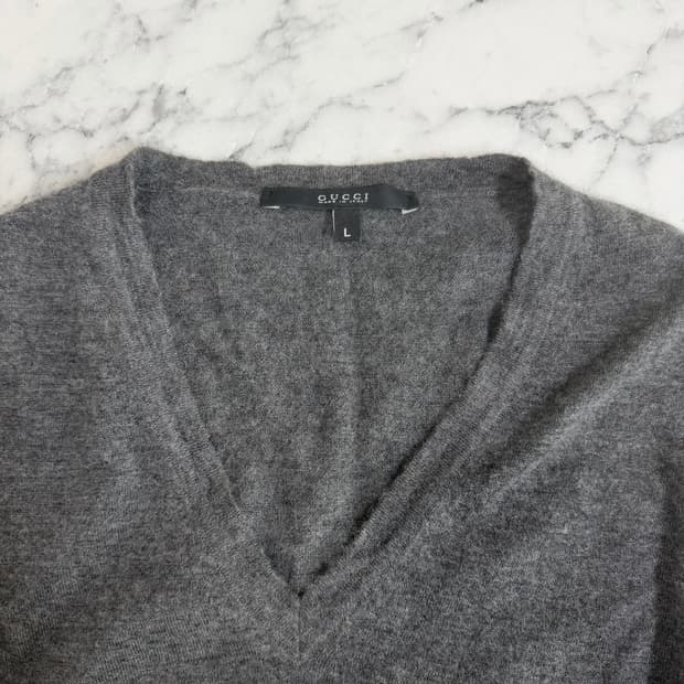 구찌 브이넥 캐시미어 니트