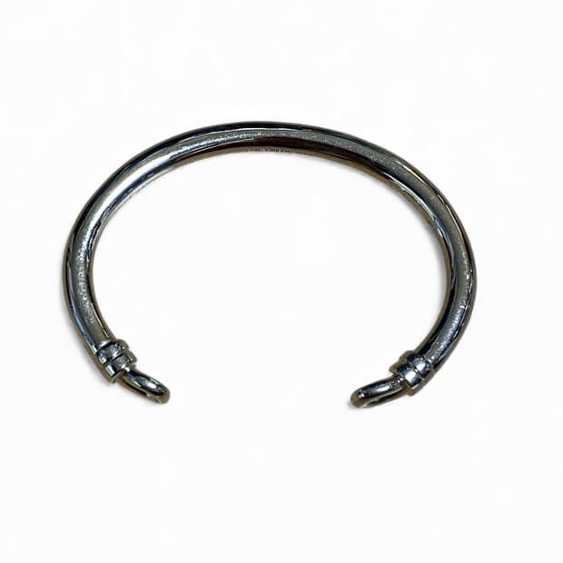 생로랑 뱅글 팔찌