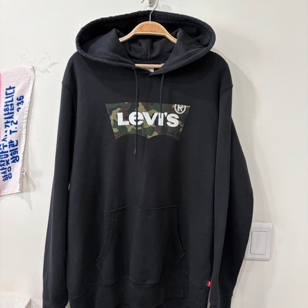 292. 리바이스 카모후드티