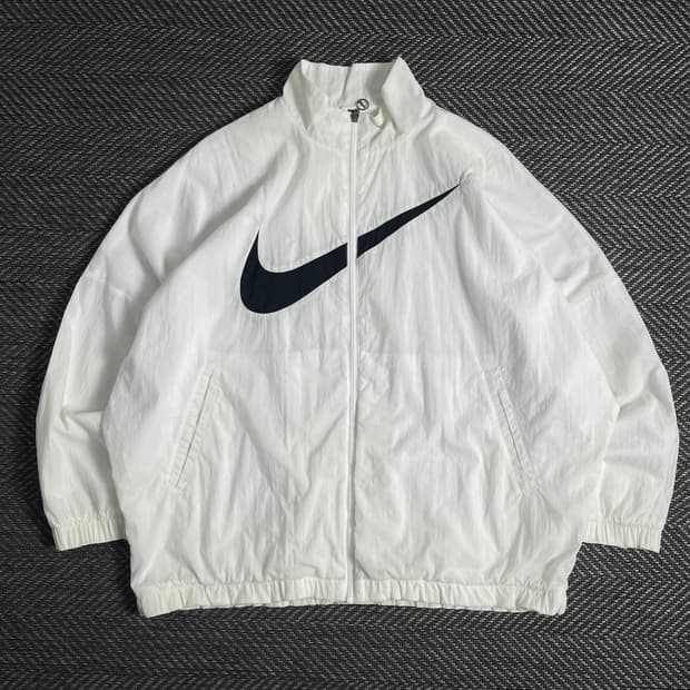 나이키 신형 빅스우시 나일론 박시핏 바람막이o 3599