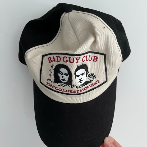 더콜디스트모먼트 캡모자