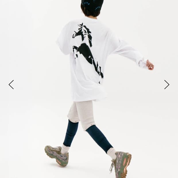 더뮤지엄비지터 롱슬리브