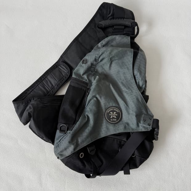 Pre owned Y2K 슬링백