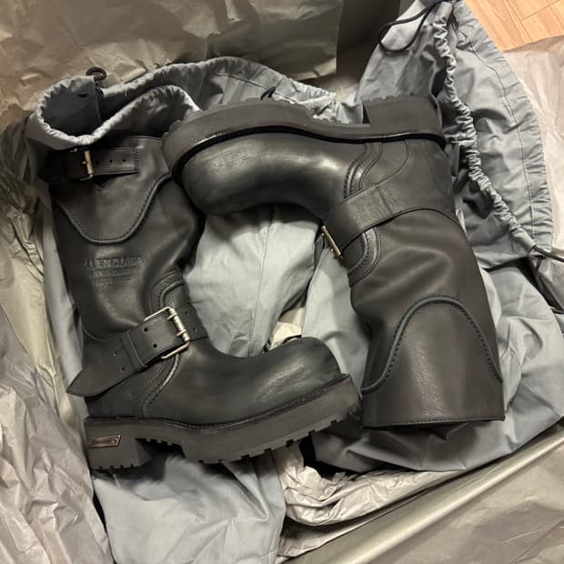 발렌시아가 베놈 부츠 미드 42