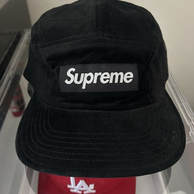 슈프림 스웨이드 박스로고 캠프캡