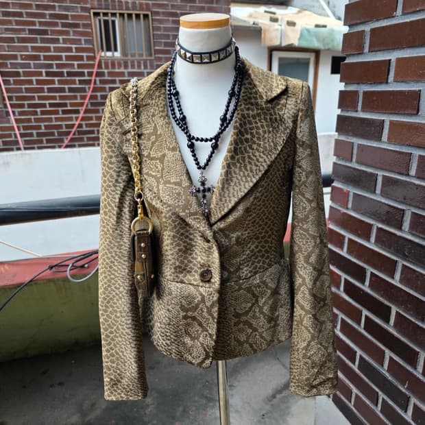 오리엔탈 뱀피 자켓