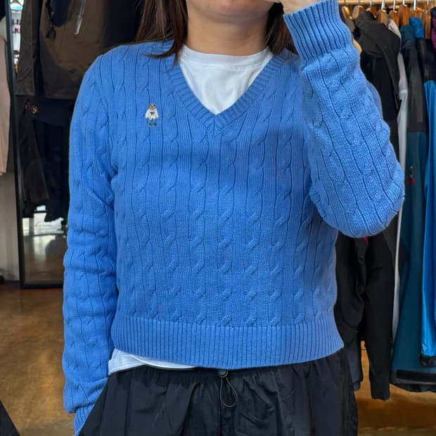 후아유 케이블 브이넥 니트