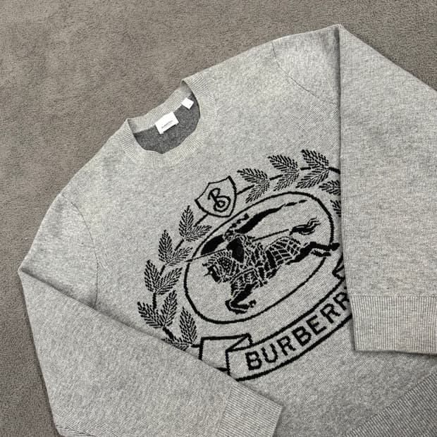 [정품/M] 버버리 EKD 울자카드 오버사이즈 스웨 터다크 썬더 c1