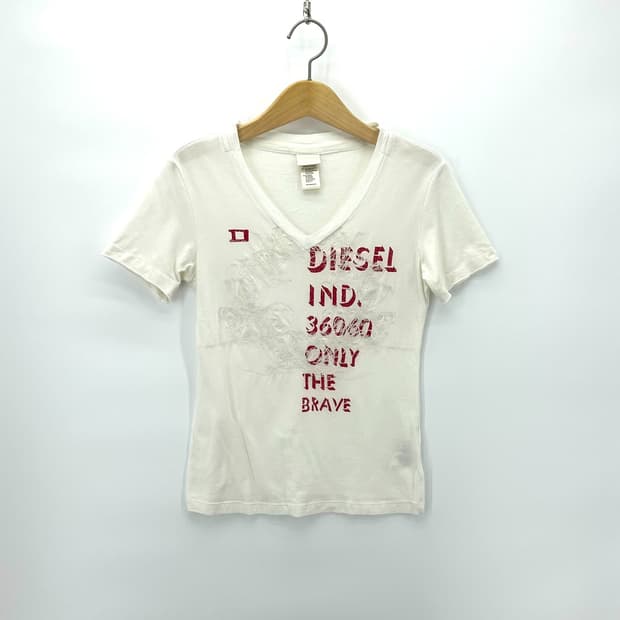 [DIESEL] 디젤 자수 디테일 브이넥 반팔티셔츠