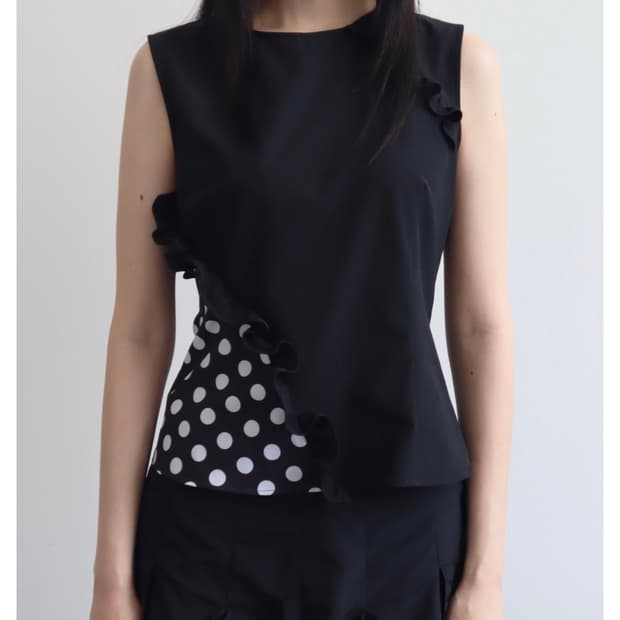바하윤 DOT RUFFLE SLEEVELESS