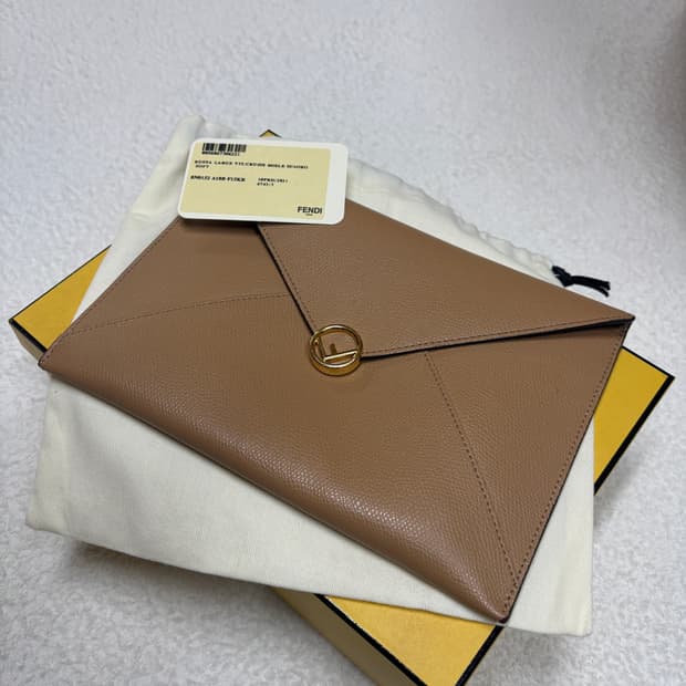 펜디 클러치백 (풀구성)