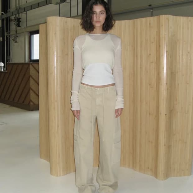 스튜디오테이블 크롭 니트