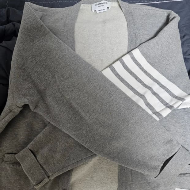 톰브라운 루프백 가디건 팝니다