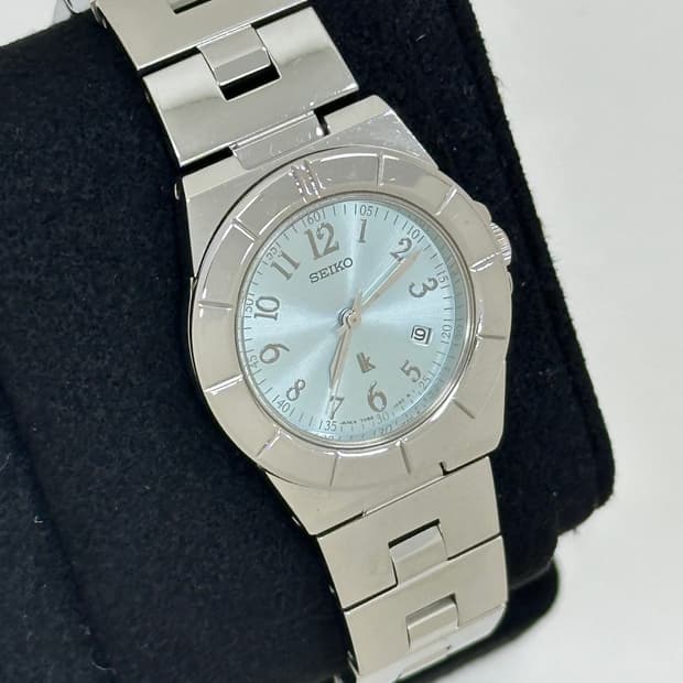 세이코 루키아 스카이블루 썬버스트 다이얼 시계