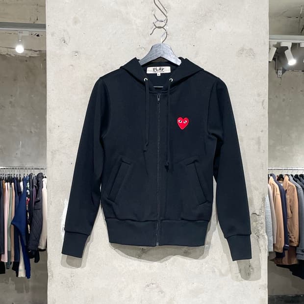 꼼데가르송 플레이 블랙 하트 와펜 폴리에스터 후디 집업