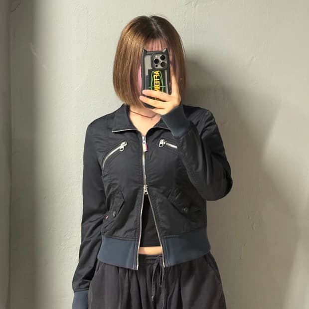 zipper pocket detail high-neck jk