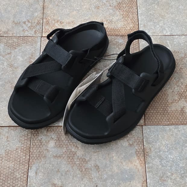 (230)유니클로 스트랩 샌들 