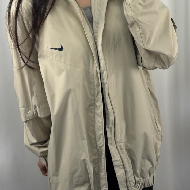 나이키 베이지 바람막이 자켓