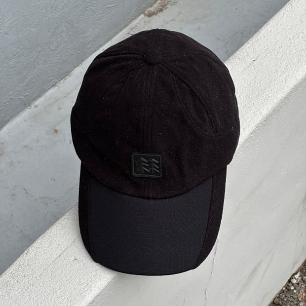 [F] 코오롱스포츠 로고 블랙 플리스 볼캡 모자 트루퍼 디테일