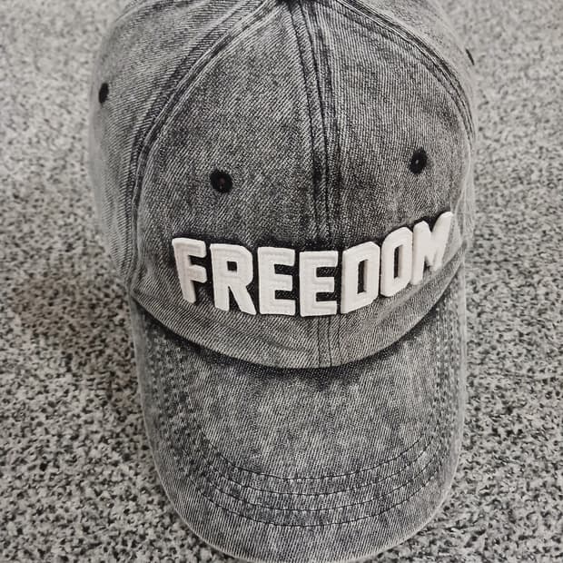 FREEDOM 워싱 볼캡 모자