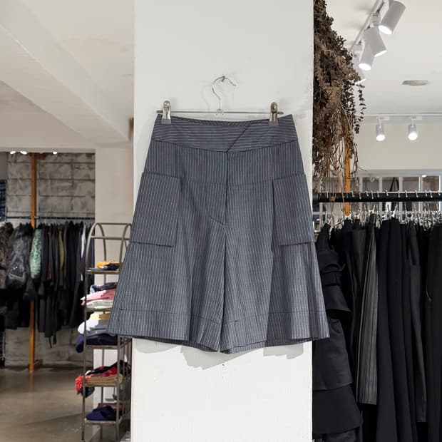 비비안웨스트우드 레드라벨 그레이 스트라이프 하프 팬츠