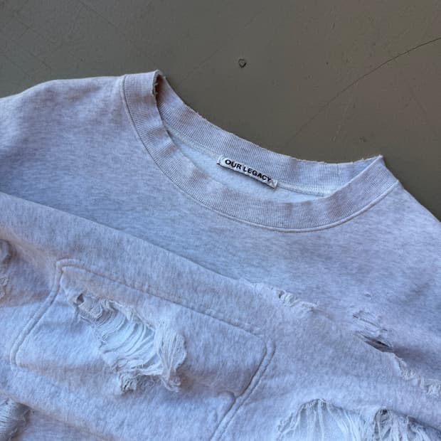 아워레가시 디스트로이드 패치 스웻셔츠