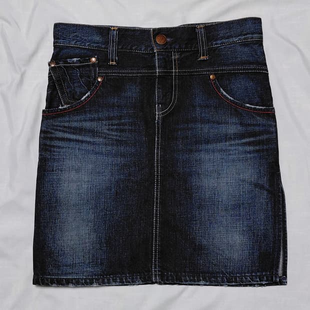 [S] 리바이스 레이디 스타일 빈티지 데님 스커트 (Y2K 자수 디테일)