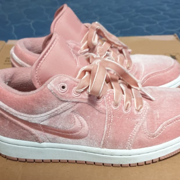 나이키 에어조던1 로우 SE 핑크벨벳 (235) DQ8396-600