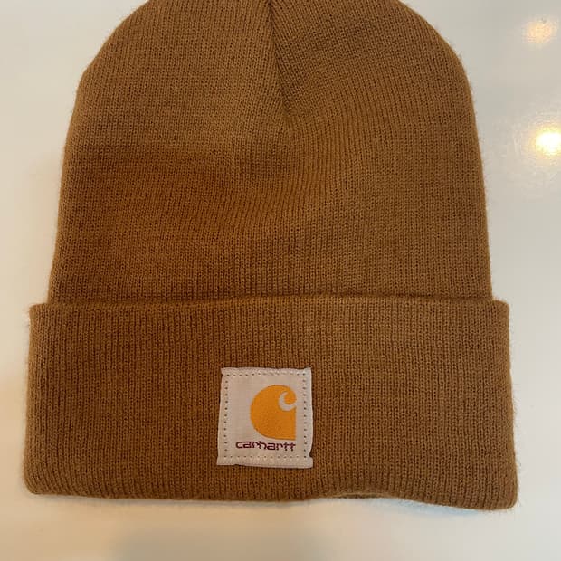 칼하트 브라운 비니