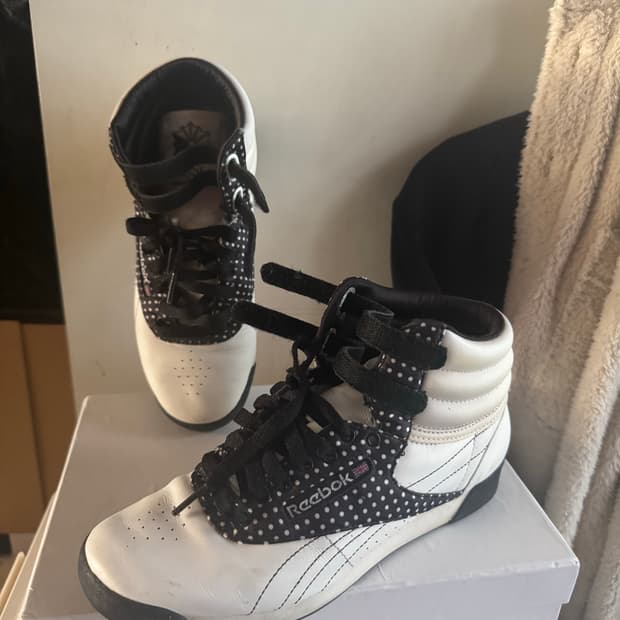 리복 도트 화이트 하이탑 230