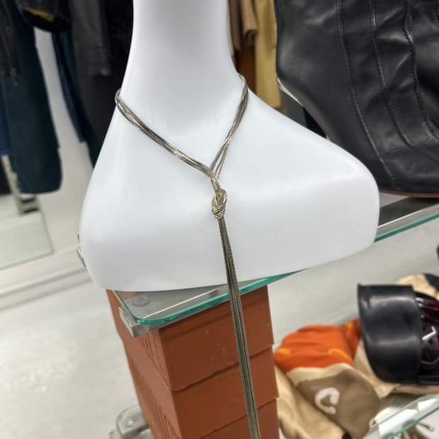 실버 태슬스트랩 목걸이