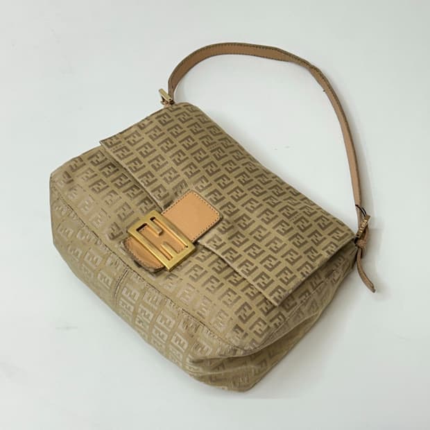 Fendi 펜디 베이지 맘마백