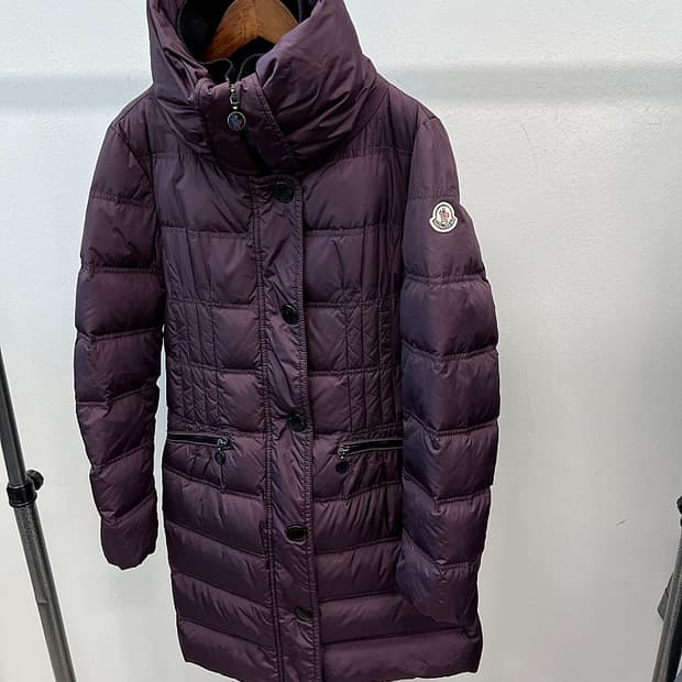 여) 몽클레어 하이넥 퍼플 롱패딩 