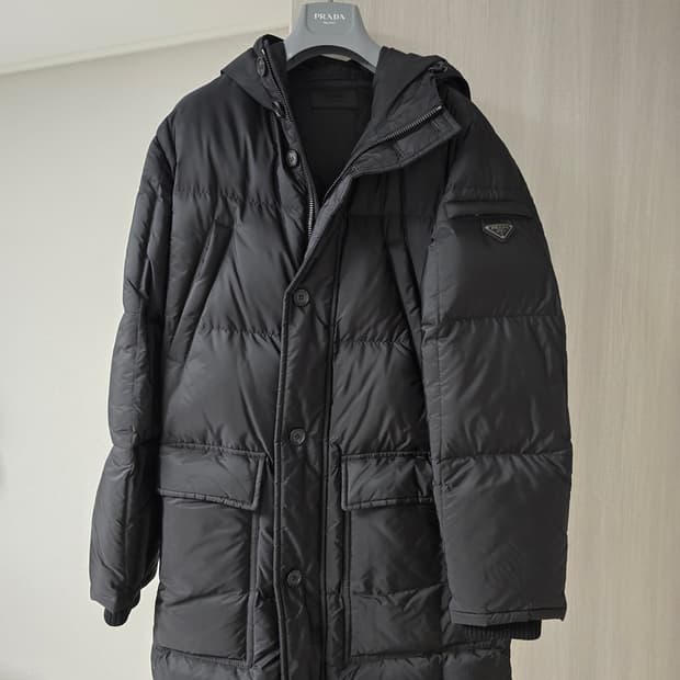 프라다 구스다운 후드 패딩 M