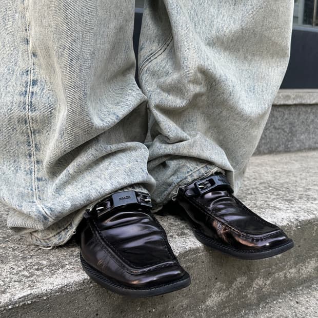 00s 블랙 프라다 스퀘어 토 버쿨 로퍼