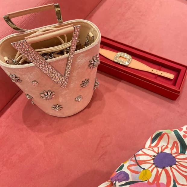 로저비비에 한장판 쥬얼리백 핑크 급처 hanbbotong님 결제창