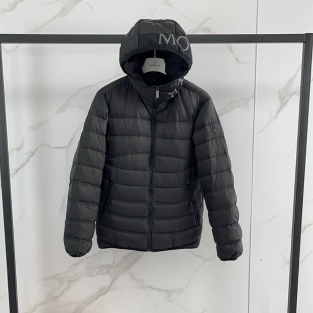 [몽클;레어] 새상품 / 경량패딩 / 4 (약 105 사이즈)