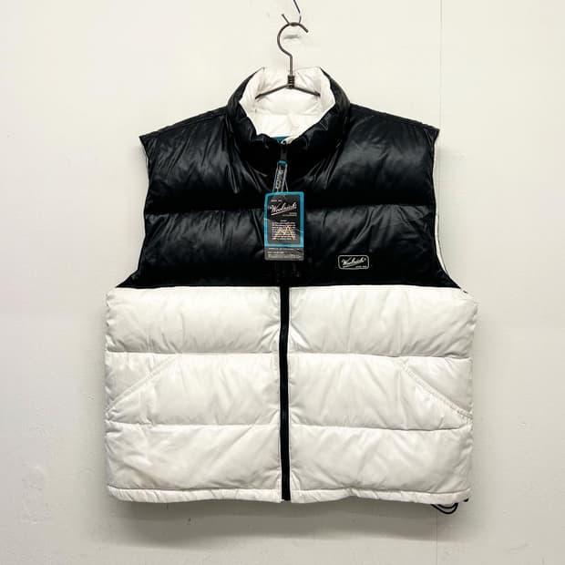 울리치 블랙/화이트 배색 패딩 조끼