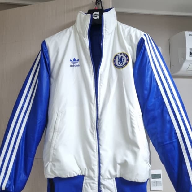 아디다스 첼시 리버시블 패딩